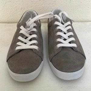 New Janie and Jack Kids Shoe Sneaker size 2